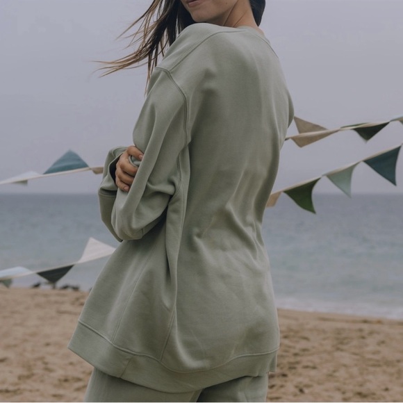 Daily Drills Oversized Henley Top and Joggers with Buttons - Picture 11 of 14